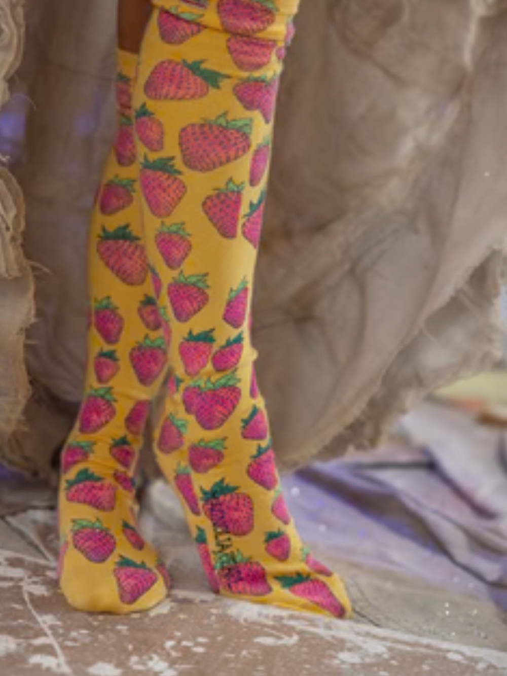 Magnolia Pearl Over-the-knee Strawberry socks
